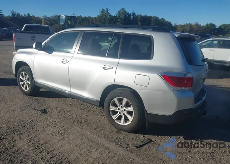2011 Toyota Highlander Base V6 z USA, uszkodzony, nr VIN 5TDBK3EH7BS083266